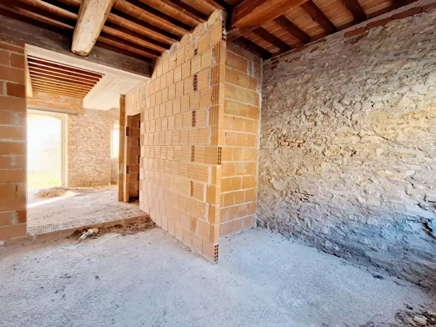 Immagine 6 di Palazzo in vendita  in Fraz. Branca, Via della Cascata, N. snc a Gubbio