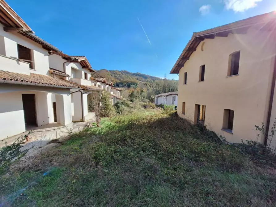 Immagine 8 di Palazzo in vendita  in Fraz. Branca, Via della Cascata, N. snc a Gubbio