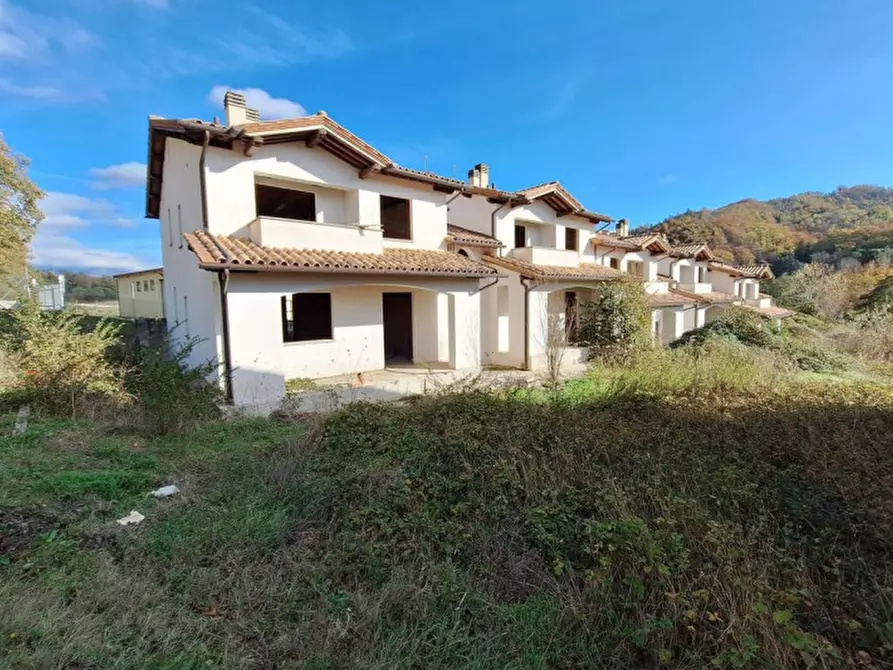 Immagine 9 di Palazzo in vendita  in Fraz. Branca, Via della Cascata, N. snc a Gubbio