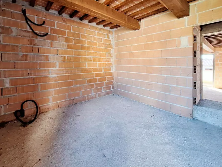 Immagine 13 di Palazzo in vendita  in Fraz. Branca, Via della Cascata, N. snc a Gubbio