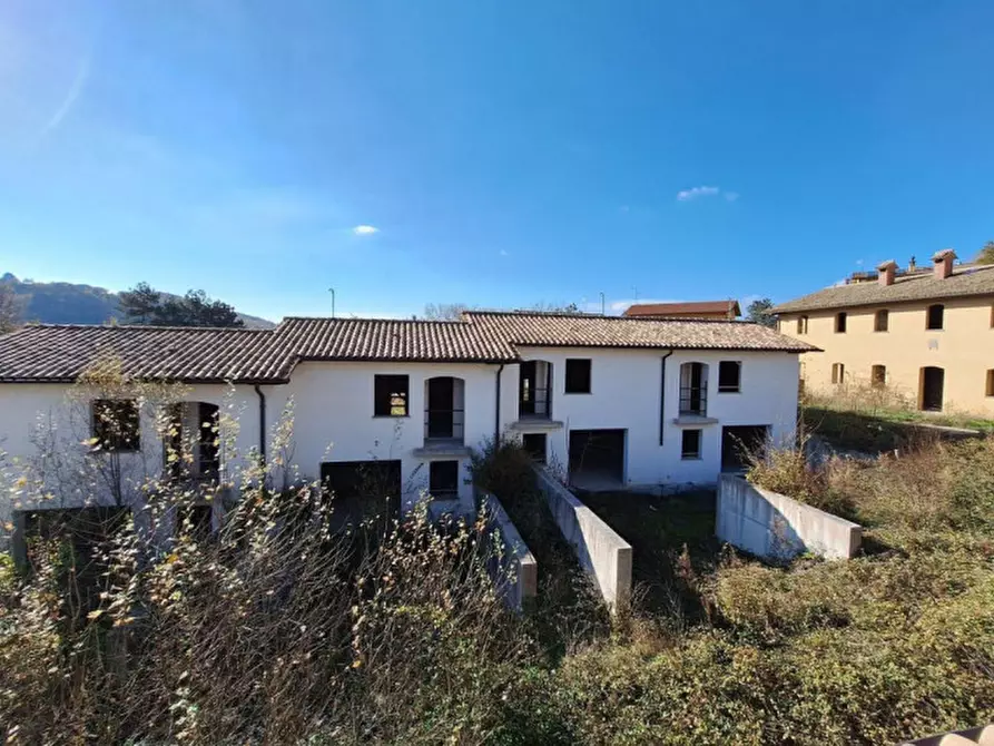 Immagine 14 di Palazzo in vendita  in Fraz. Branca, Via della Cascata, N. snc a Gubbio