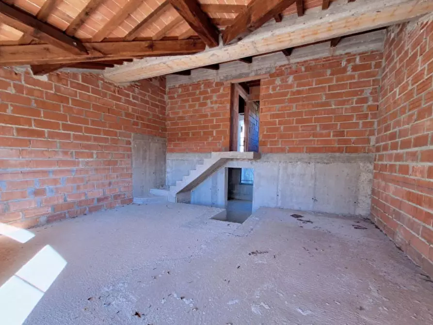 Immagine 16 di Palazzo in vendita  in Fraz. Branca, Via della Cascata, N. snc a Gubbio