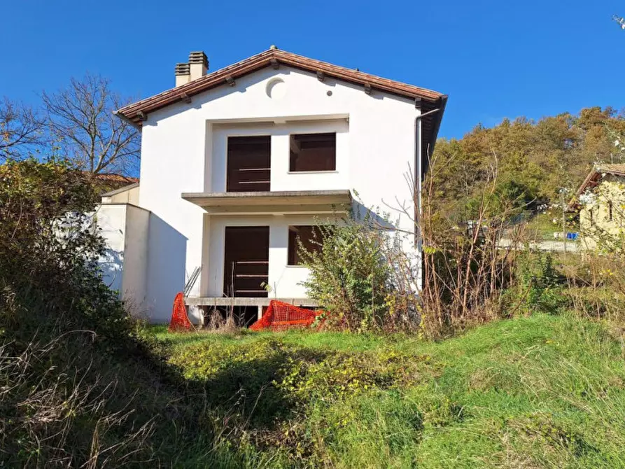 Immagine 19 di Palazzo in vendita  in Fraz. Branca, Via della Cascata, N. snc a Gubbio