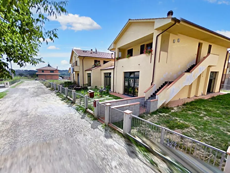 Immagine 3 di Negozio in vendita  in Via Volterrana, N. 274 a Terricciola