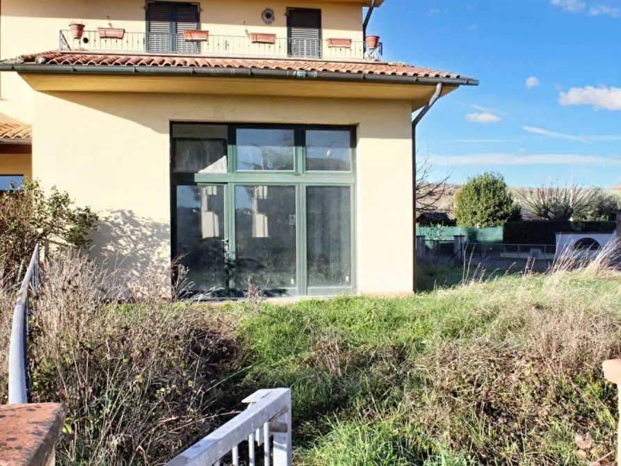 Immagine 1 di Negozio in vendita  in Via Volterrana, N. 274 a Terricciola