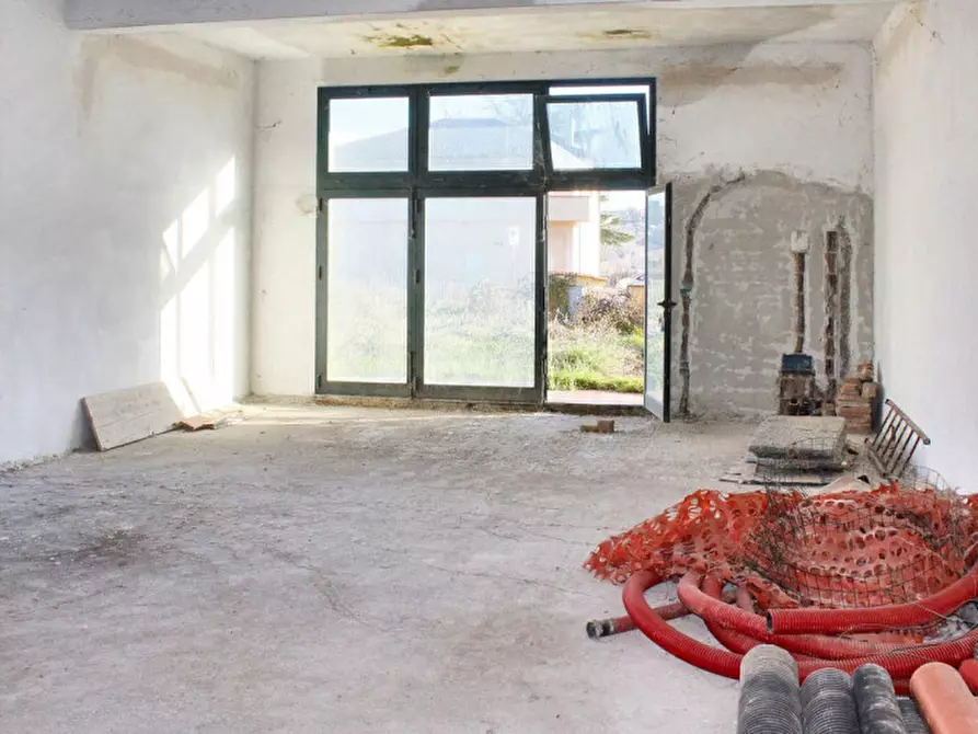 Immagine 5 di Negozio in vendita  in Via Volterrana, N. 274 a Terricciola