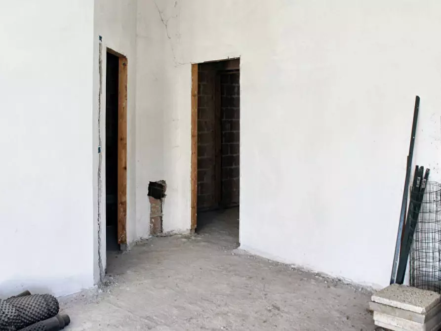 Immagine 6 di Negozio in vendita  in Via Volterrana, N. 274 a Terricciola