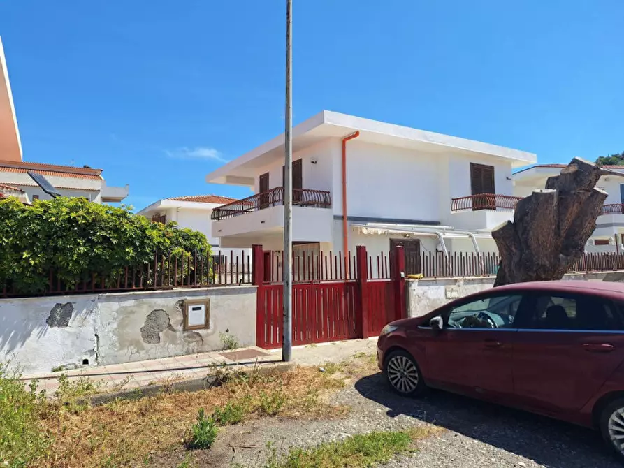 Immagine 3 di Villa in vendita  in VIA CUCINOTTI VIOLATO, N. snc a Rometta