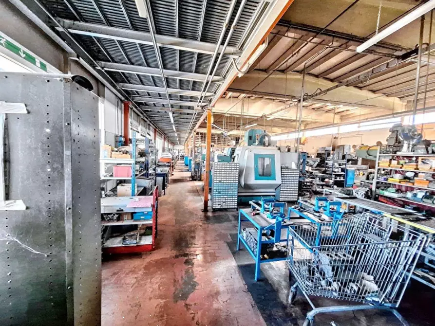 Immagine 17 di Capannone industriale in vendita  in Via del Marginone, N. 649 a Lucca