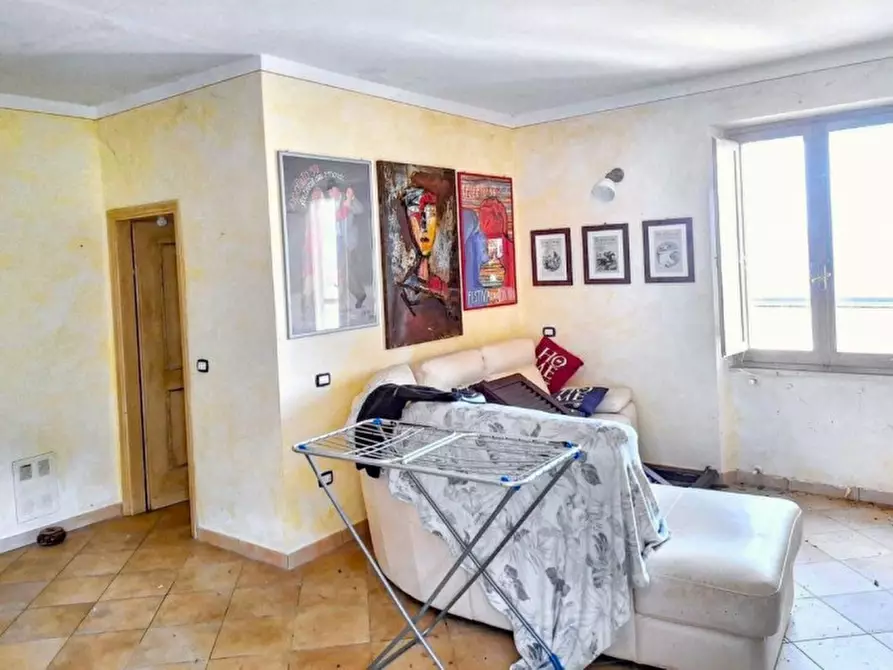 Immagine 3 di Rustico / casale in vendita  in Frazione Bazzano Superiore, N. 19-23 a Spoleto