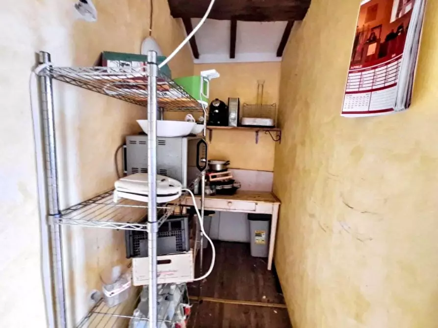 Immagine 19 di Rustico / casale in vendita  in Frazione Bazzano Superiore, N. 19-23 a Spoleto