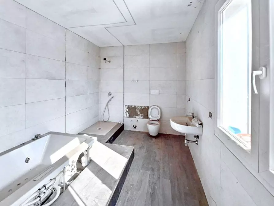 Immagine 6 di Appartamento in vendita  in La Madonnina - Via Guido Mamoli, N. 70/C a Campi Bisenzio