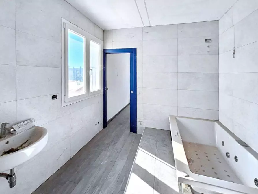 Immagine 7 di Appartamento in vendita  in La Madonnina - Via Guido Mamoli, N. 70/C a Campi Bisenzio