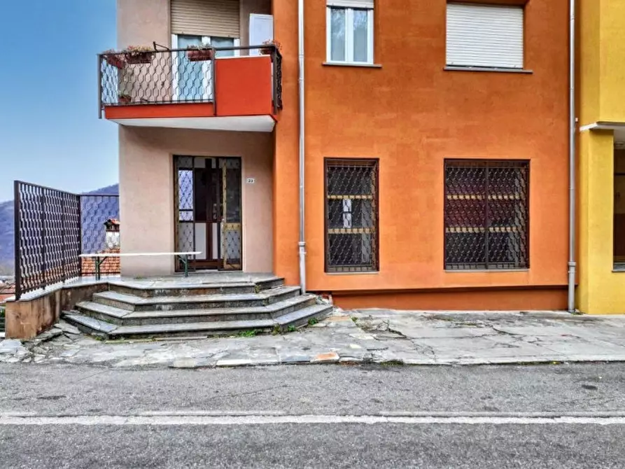 Immagine 1 di Negozio in vendita  in Via Marconi, N. 23 a Casale Corte Cerro