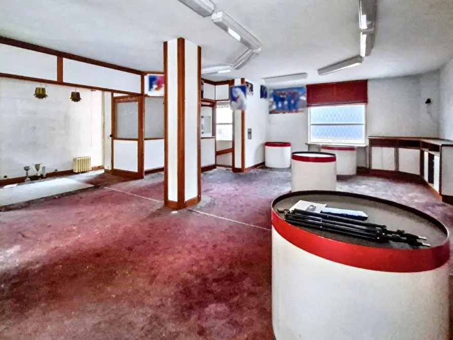 Immagine 3 di Negozio in vendita  in Via Marconi, N. 23 a Casale Corte Cerro