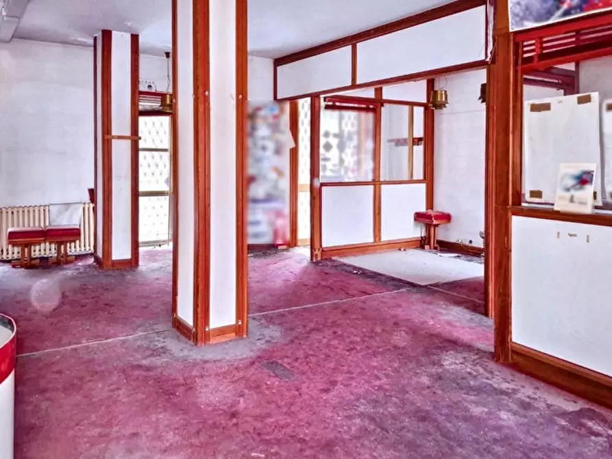 Immagine 5 di Negozio in vendita  in Via Marconi, N. 23 a Casale Corte Cerro