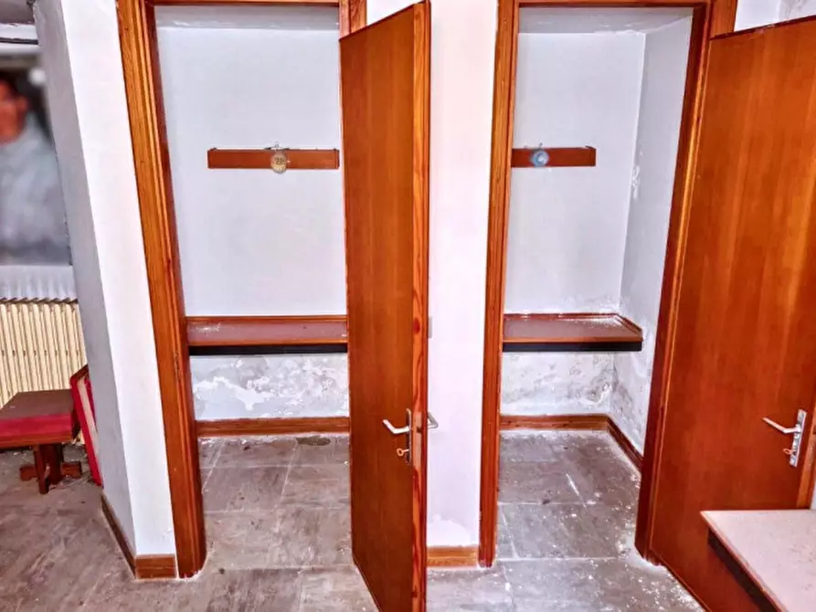 Immagine 7 di Negozio in vendita  in Via Marconi, N. 23 a Casale Corte Cerro