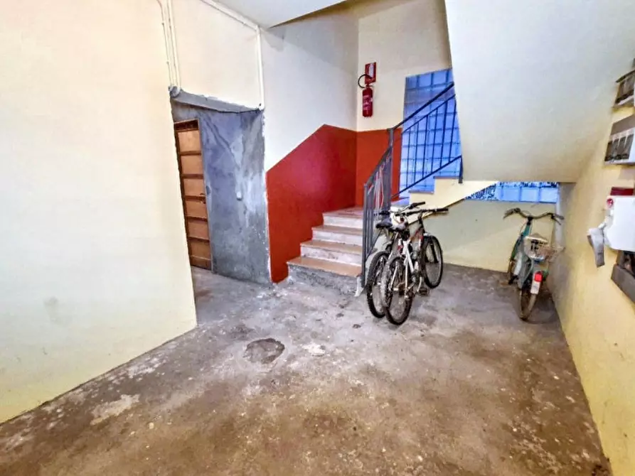 Immagine 12 di Negozio in vendita  in Via Marconi, N. 23 a Casale Corte Cerro