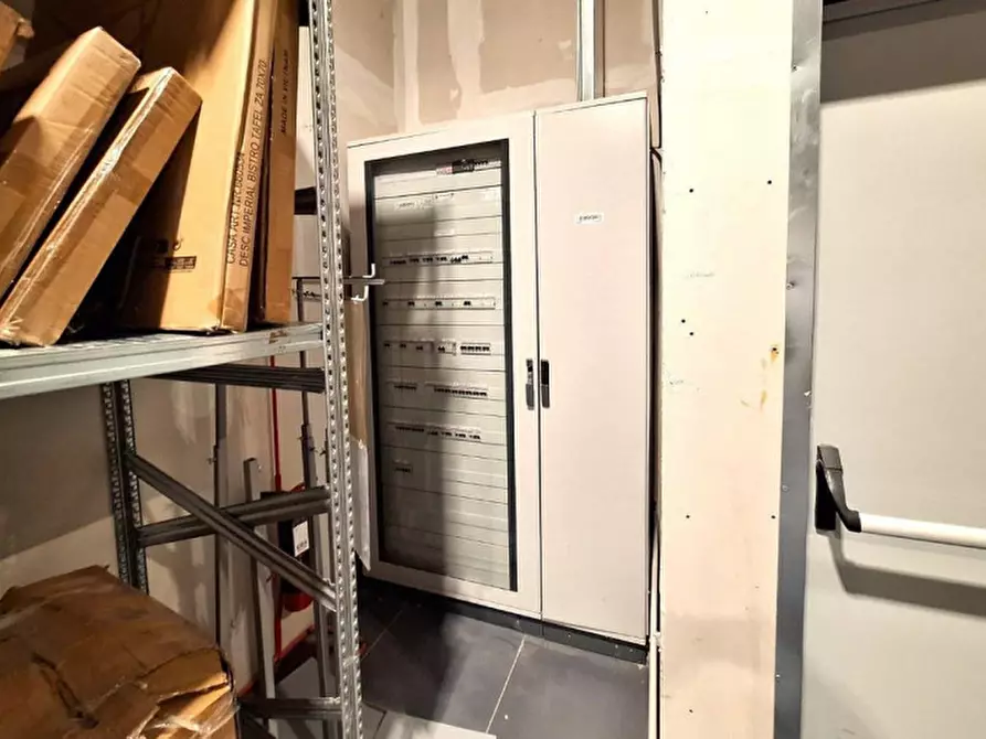 Immagine 13 di Negozio in vendita  in Contrada Valcorrente, N. 23 a Belpasso