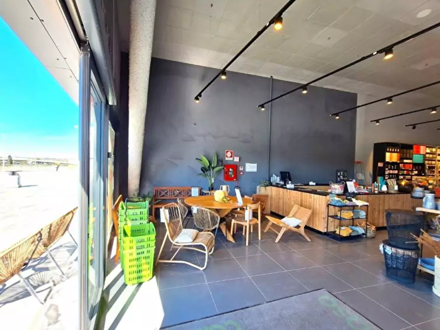 Immagine 14 di Negozio in vendita  in Contrada Valcorrente, N. 23 a Belpasso