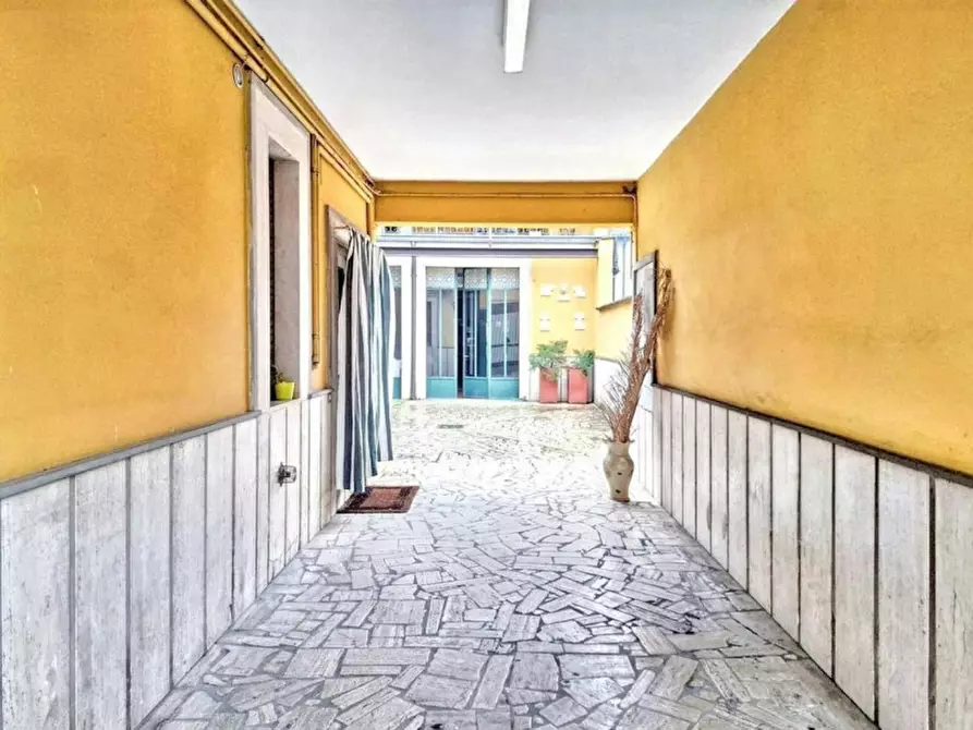 Immagine 2 di Appartamento in vendita  in Via Sguazzi, N. 7-9 a Robecco D'oglio