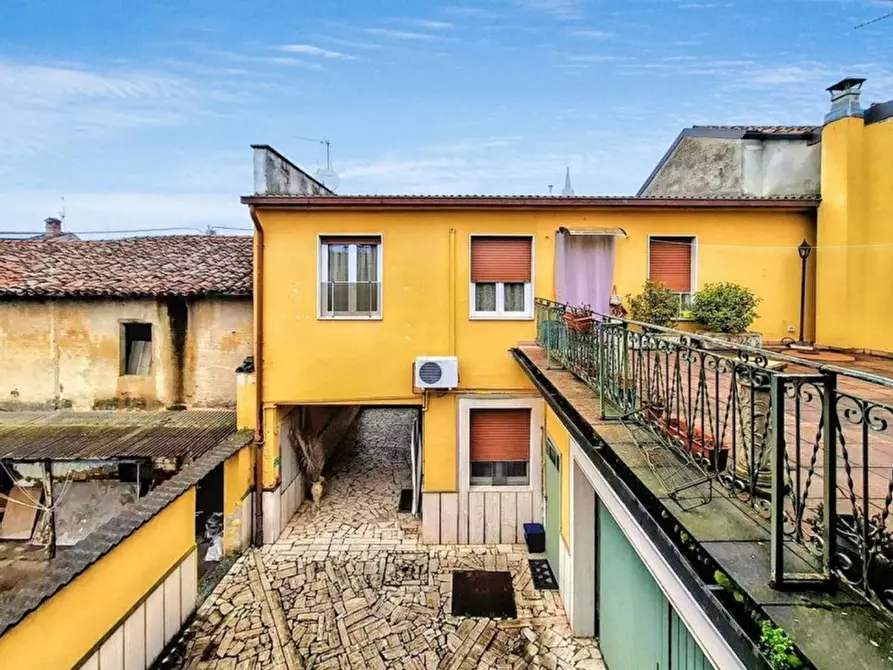 Immagine 16 di Appartamento in vendita  in Via Sguazzi, N. 7-9 a Robecco D'oglio