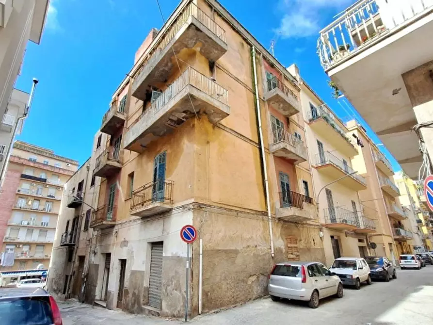 Immagine 1 di Palazzo in vendita  in Via Santa Maria della Consolazione, N. 3 a Sciacca