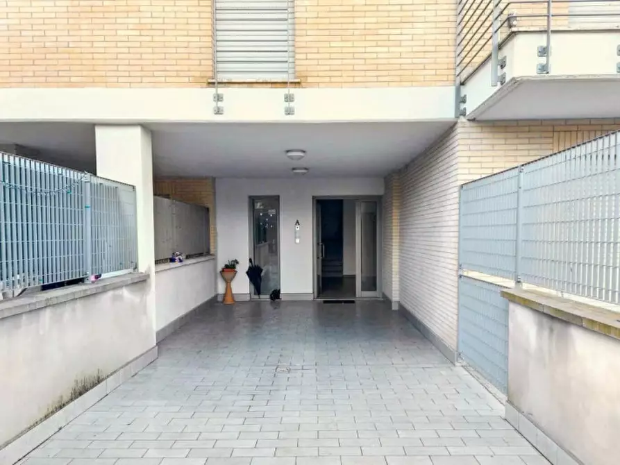 Immagine 4 di Posto auto in vendita  in Via Vittorio De Sica, N. 5-7 a Fiumicino