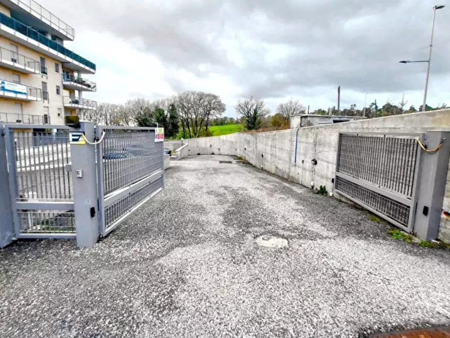 Immagine 5 di Posto auto in vendita  in Via Vittorio De Sica, N. 5-7 a Fiumicino