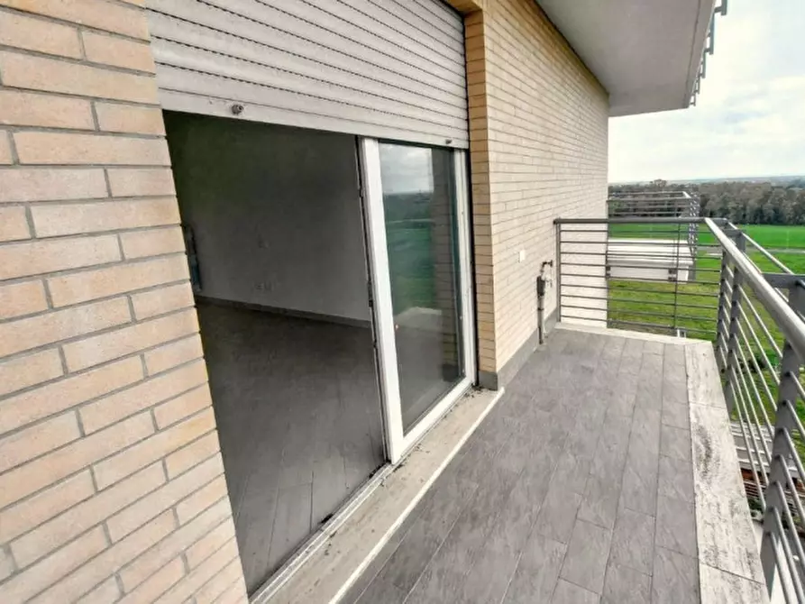 Immagine 7 di Appartamento in vendita  in Via Vittorio De Sica, N. 5-7 a Fiumicino