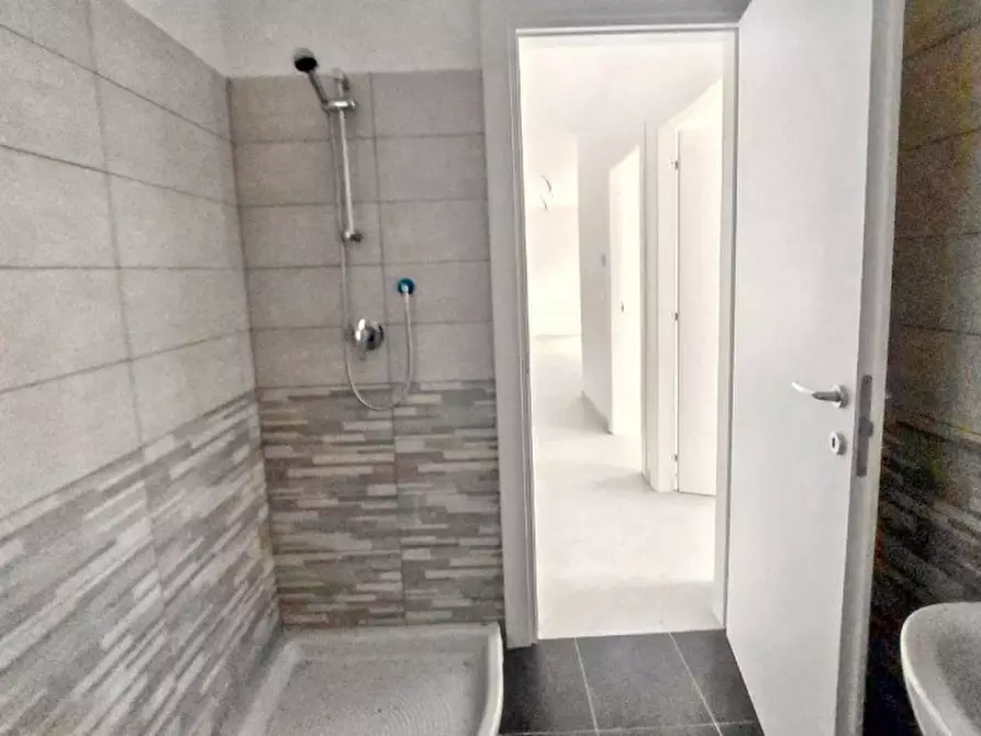 Immagine 9 di Appartamento in vendita  in Via Vittorio De Sica, N. 5-7 a Fiumicino