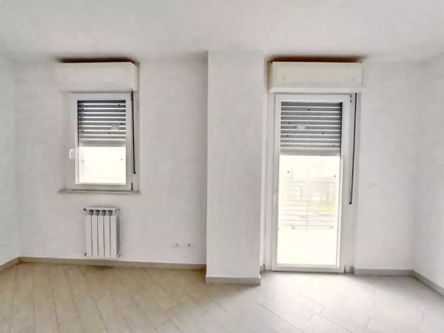 Immagine 5 di Appartamento in vendita  in Via Vittorio De Sica, N. 5-7 a Fiumicino