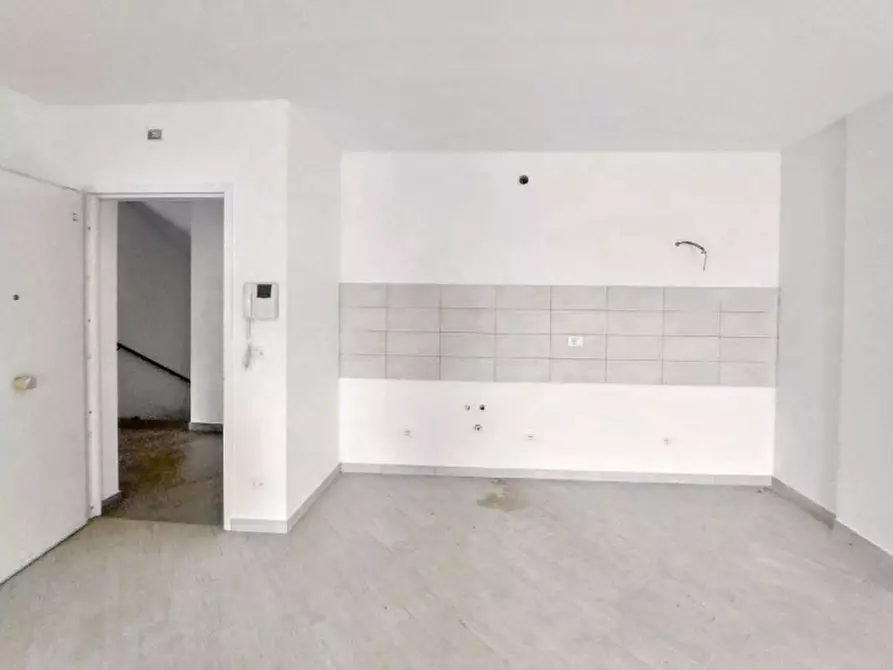 Immagine 3 di Appartamento in vendita  in Via Vittorio De Sica, N. 5-7 a Fiumicino