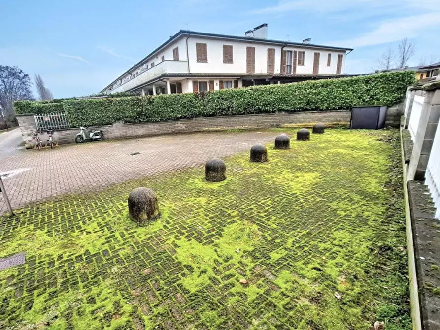 Immagine 2 di Posto auto in vendita  in Via Paolo Borsellino, N. 4 a Belgioioso