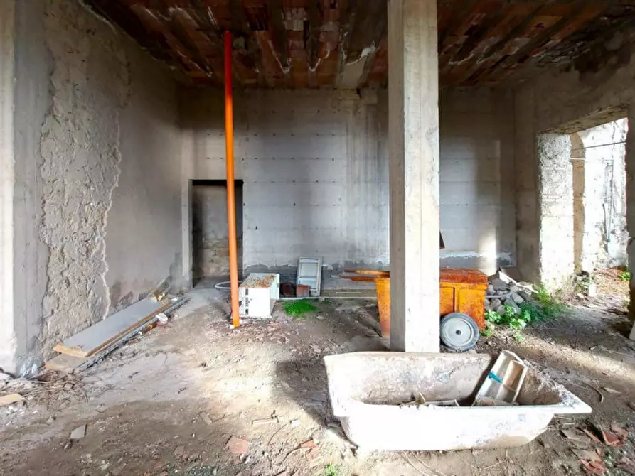 Immagine 5 di Palazzo in vendita  in Rampe di Petraio, N. 21 Bis a Napoli