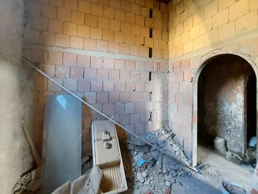 Immagine 10 di Palazzo in vendita  in Rampe di Petraio, N. 21 Bis a Napoli