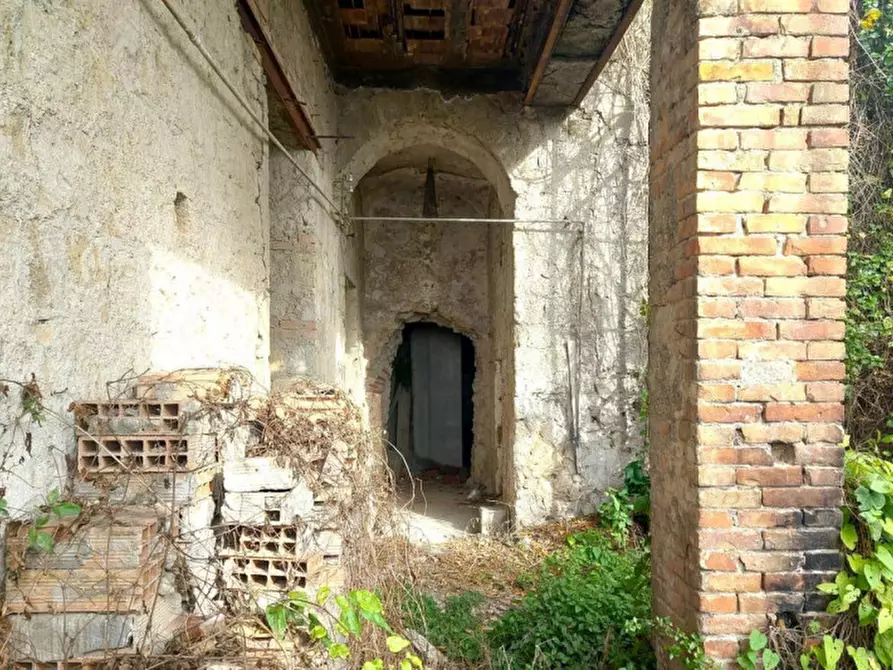 Immagine 11 di Palazzo in vendita  in Rampe di Petraio, N. 21 Bis a Napoli