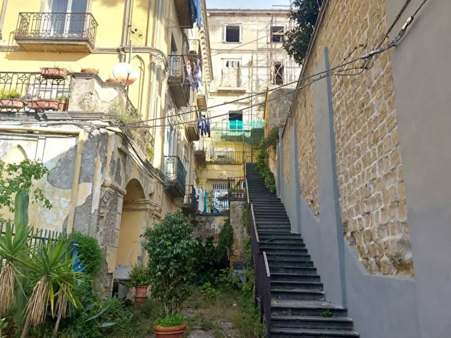 Immagine 20 di Palazzo in vendita  in Rampe di Petraio, N. 21 Bis a Napoli