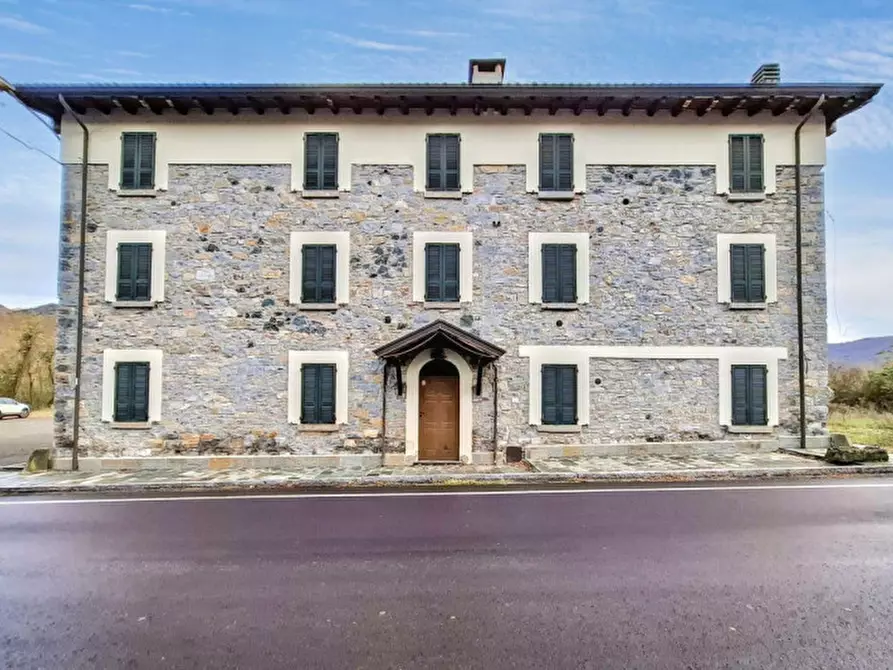 Immagine 2 di Palazzo in vendita  in Loc. Bosconure, SS 654, N. snc a Ferriere