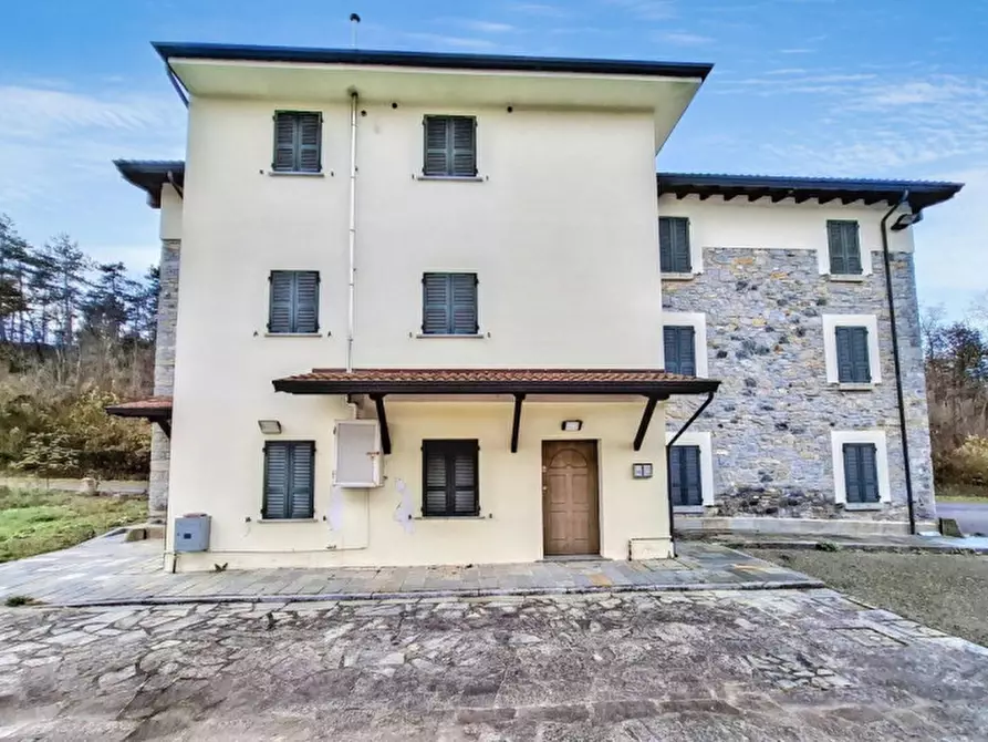 Immagine 5 di Palazzo in vendita  in Loc. Bosconure, SS 654, N. snc a Ferriere