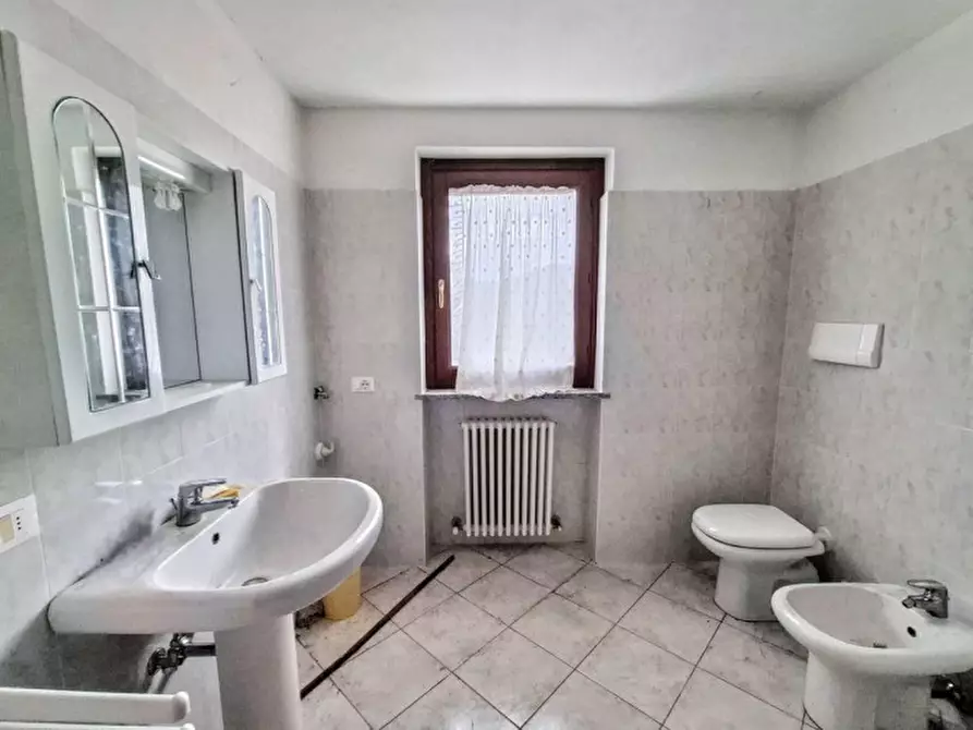 Immagine 17 di Palazzo in vendita  in Loc. Bosconure, SS 654, N. snc a Ferriere