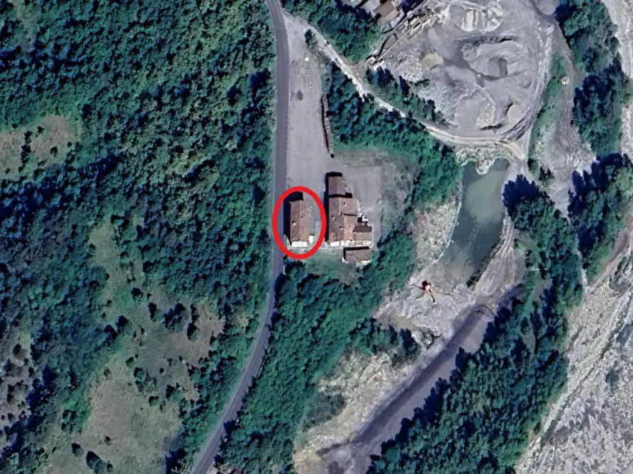 Immagine 29 di Palazzo in vendita  in Loc. Bosconure, SS 654, N. snc a Ferriere