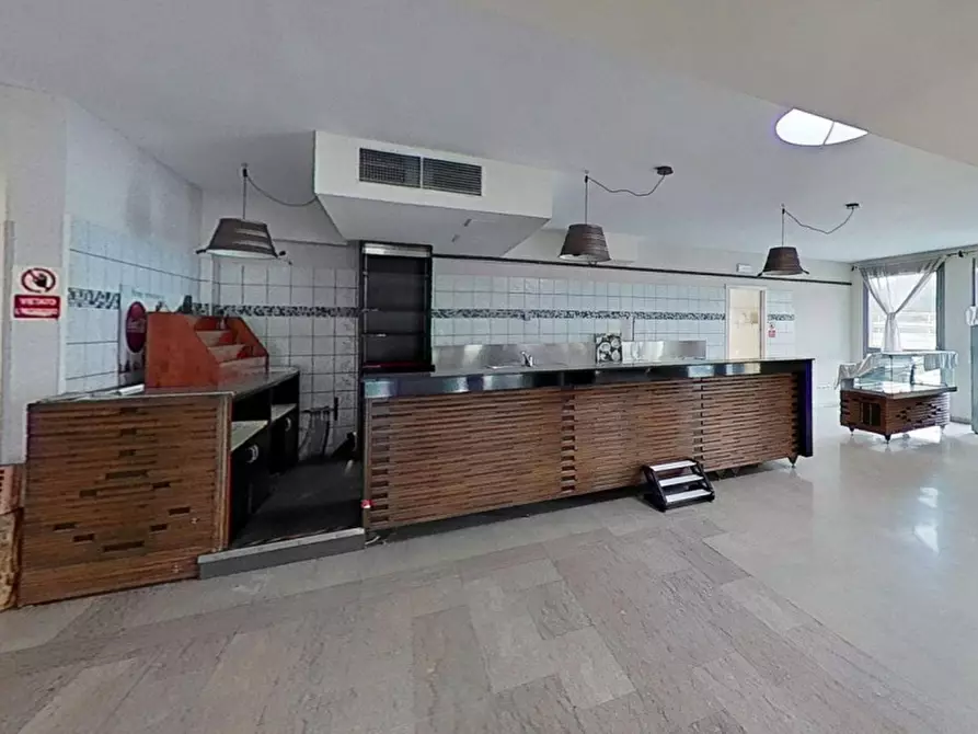 Immagine 3 di Magazzino in vendita  in Via Sergio Cavina, N. 9-11 a Ravenna