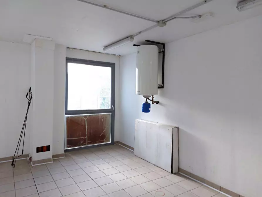 Immagine 12 di Magazzino in vendita  in Via Sergio Cavina, N. 9-11 a Ravenna