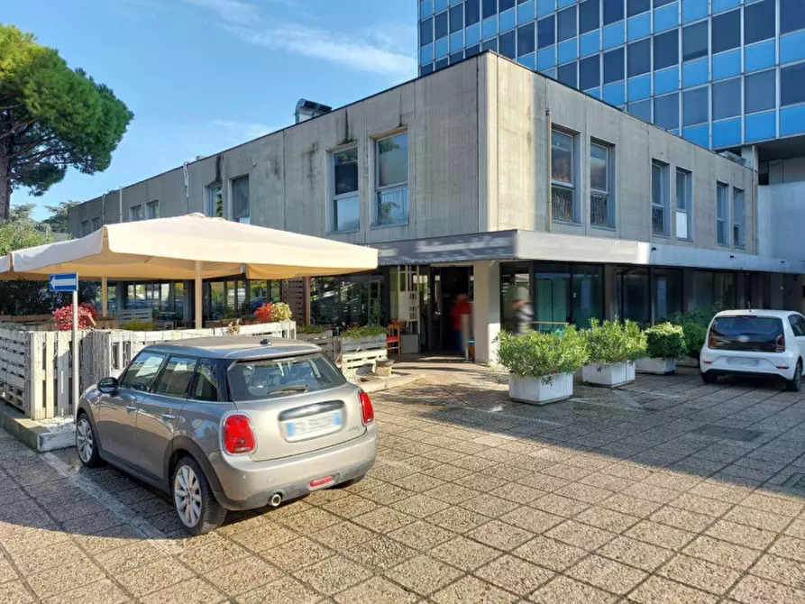 Immagine 15 di Magazzino in vendita  in Via Sergio Cavina, N. 9-11 a Ravenna