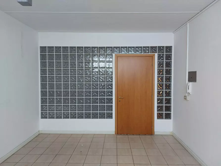 Immagine 2 di Ufficio in vendita  in Via Sergio Cavina, N. 9-11 a Ravenna