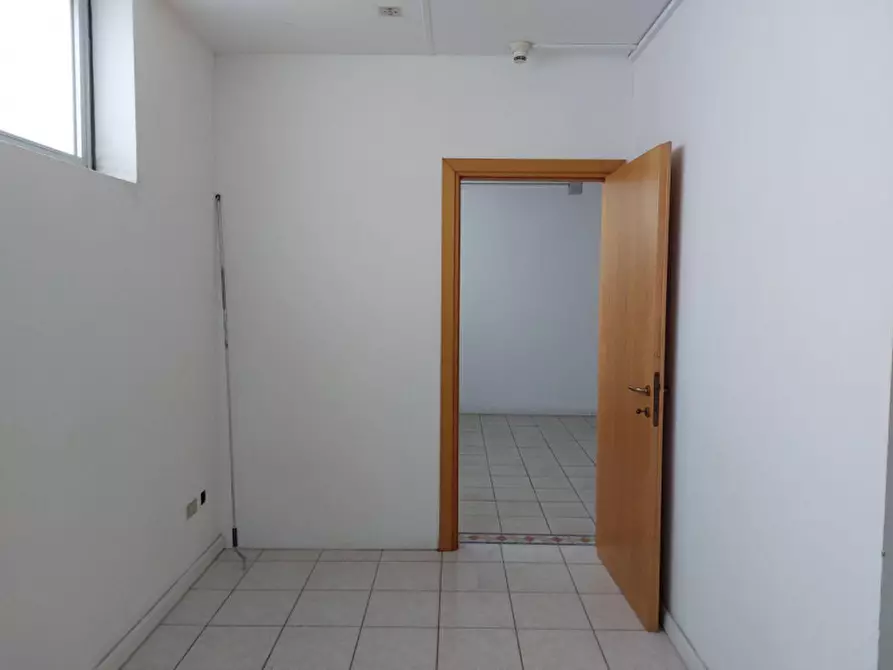 Immagine 5 di Ufficio in vendita  in Via Sergio Cavina, N. 9-11 a Ravenna