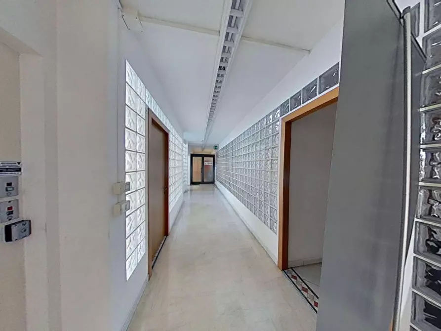 Immagine 9 di Ufficio in vendita  in Via Sergio Cavina, N. 9-11 a Ravenna