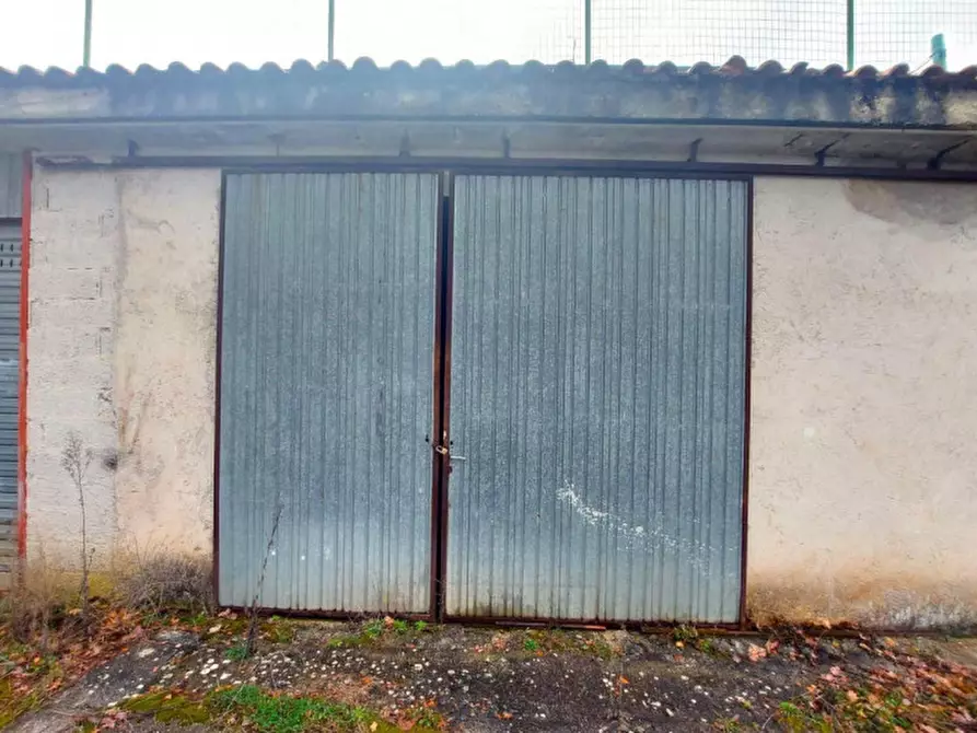 Immagine 2 di Posto auto in vendita  in Capradosso, N. Snc a Petrella Salto