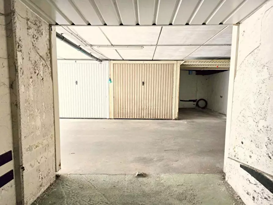 Immagine 6 di Posto auto in vendita  in Via Umberto I, N. 37 a Rovigo